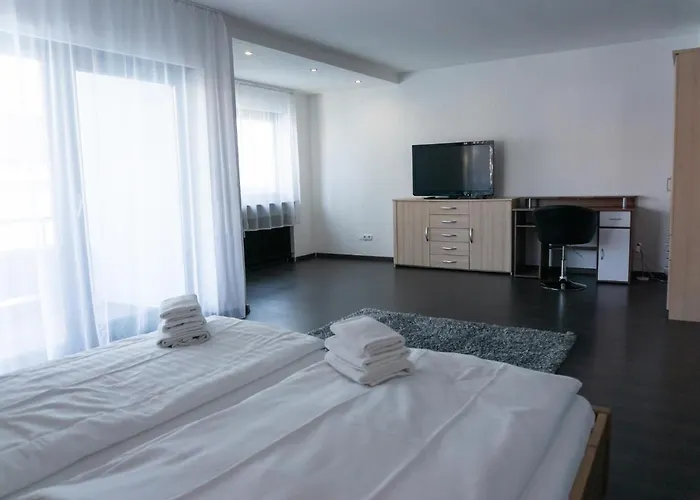 Eisberg Gaestehaus & De Luxe * 프리젠하임