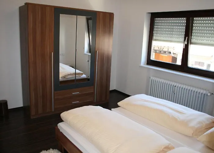 여관 Eisberg Gaestehaus & De Luxe